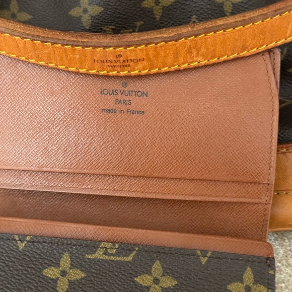 Louis Vuitton bucket bag - Picture 5 of 7
